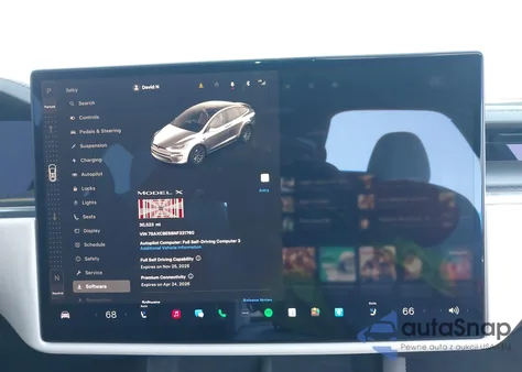 2022 Tesla Model X Plaid Tri Motor All-Wheel Drive z USA, uszkodzony, nr VIN 7SAXCBE68NF331760